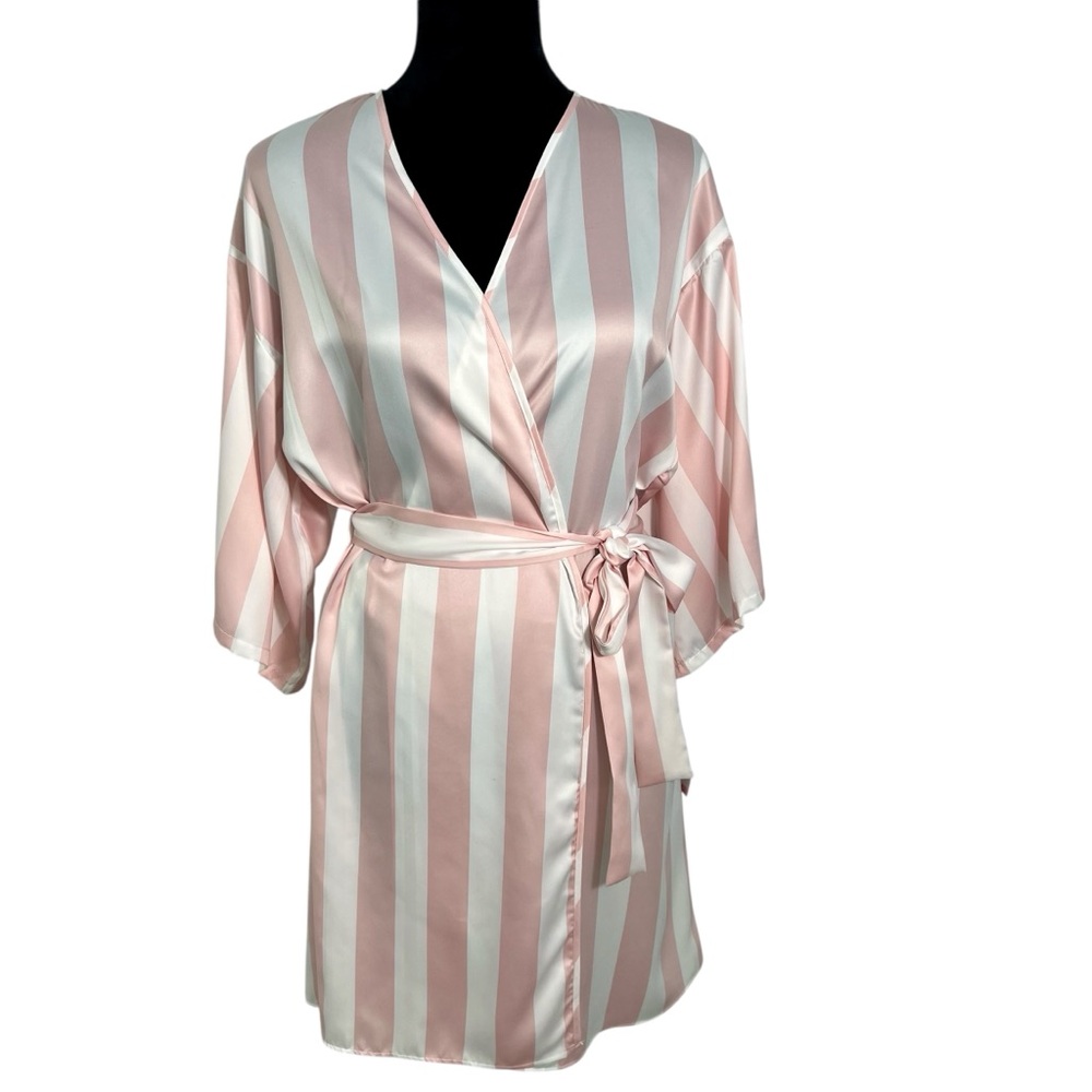 Flora Nikrooz Pink and White Satin Robe Size Small NWT